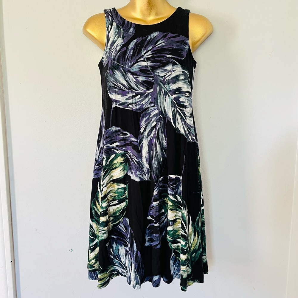Tropical Leaf Print Sleeveless Swing Dress – Black – XS - Picture 3 of 5